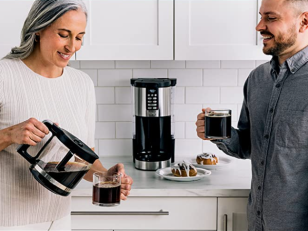 https://hgtvhome.sndimg.com/content/dam/images/hgtv/products/2022/11/17/amazon_14carafe.png.rend.hgtvcom.616.462.suffix/1671122688211.png