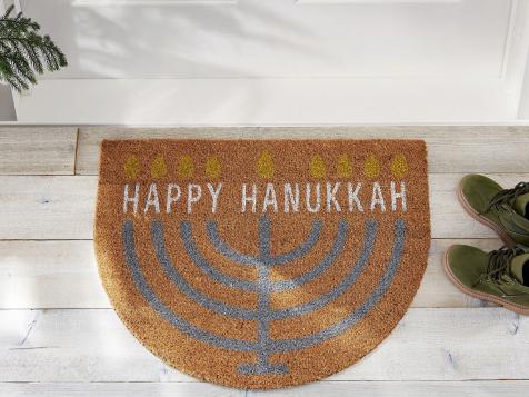 The Best Outdoor Decorations for Hanukkah