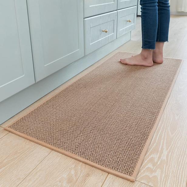 9 Best Anti-Fatigue Kitchen Mats For Hardwood Floors And Tiles