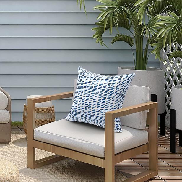 https://hgtvhome.sndimg.com/content/dam/images/hgtv/products/2023/4/12/rx_amazon_18-x-18-outdoor-pillow-covers-set-of-2.jpeg.rend.hgtvcom.616.616.suffix/1681319123198.jpeg