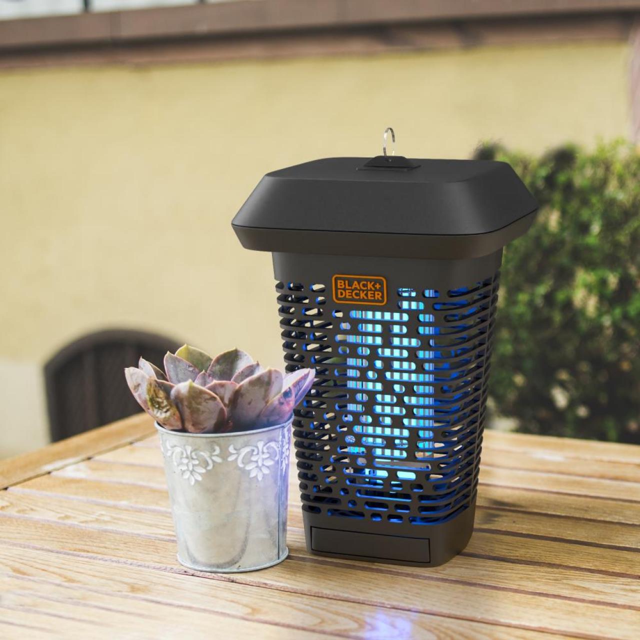 Black+decker Electric Bug and Fly Zapper with UV LED Light