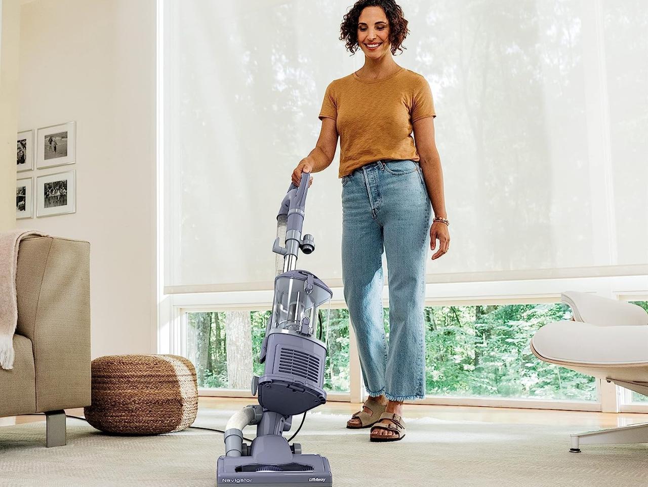 This cordless vacuum is $99.99 during October Prime Day 2023