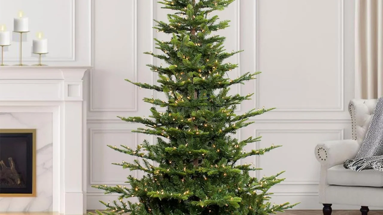 4 Best Artificial Christmas Trees of 2025 Reviewed | HGTV, image size:1280x720