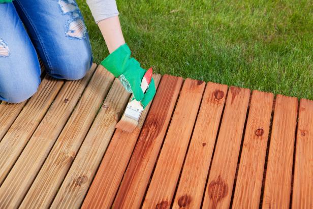 deck staining brentwood