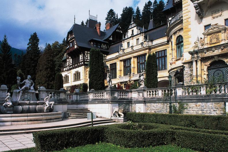 ROMANIA - DECEMBER 09: Peles Castle (1873-1914) seen from the garden, Sinaia, Romania. (Photo by DeAgostini/Getty Images)