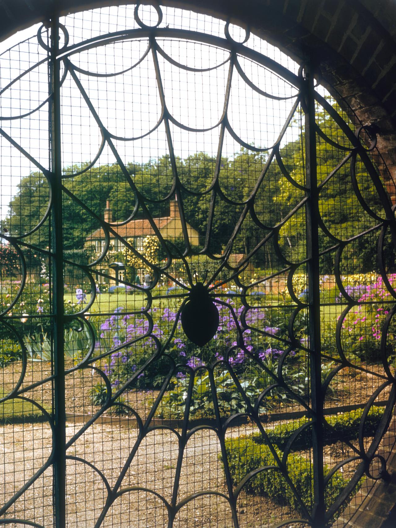 A Look Through iHorror's Gothic Garden