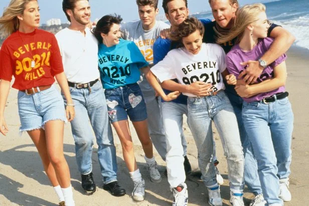 LOS ANGELES : GROUP PHOTO OF THE 'BEVERLY HILLS 90210' TEAM (Photo by mikel roberts/Sygma via Getty Images)