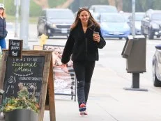 LOS ANGELES, CA - APRIL 24: Jennifer Garner is seen on April 24, 2018 in Los Angeles, California.  (Photo by BG004/Bauer-Griffin/GC Images)