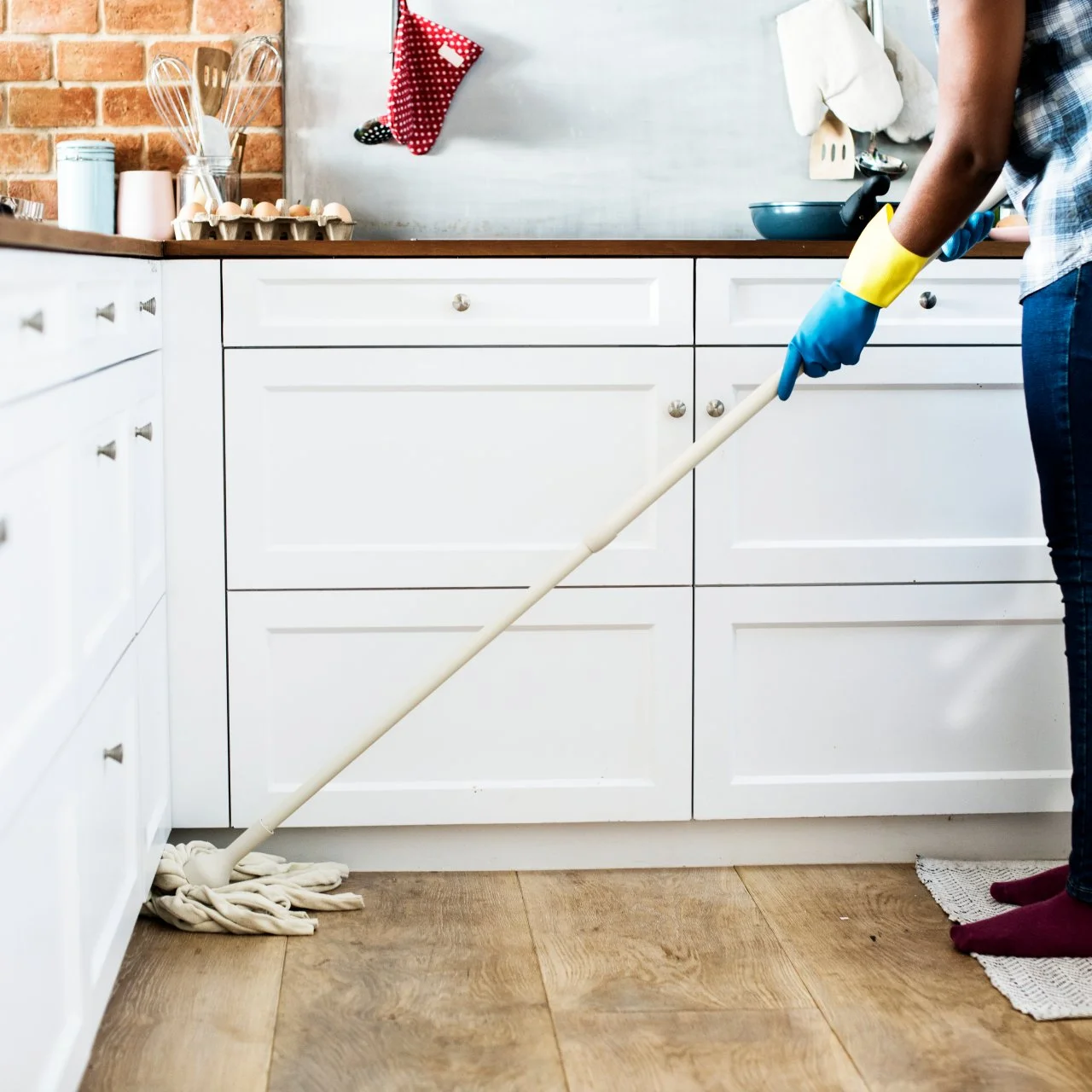 Mopping Floors With Vinegar | HGTV