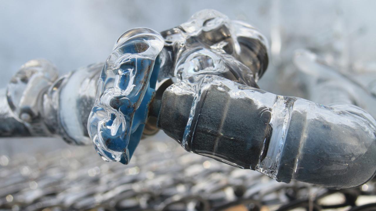 Preventing and dealing with frozen pipes