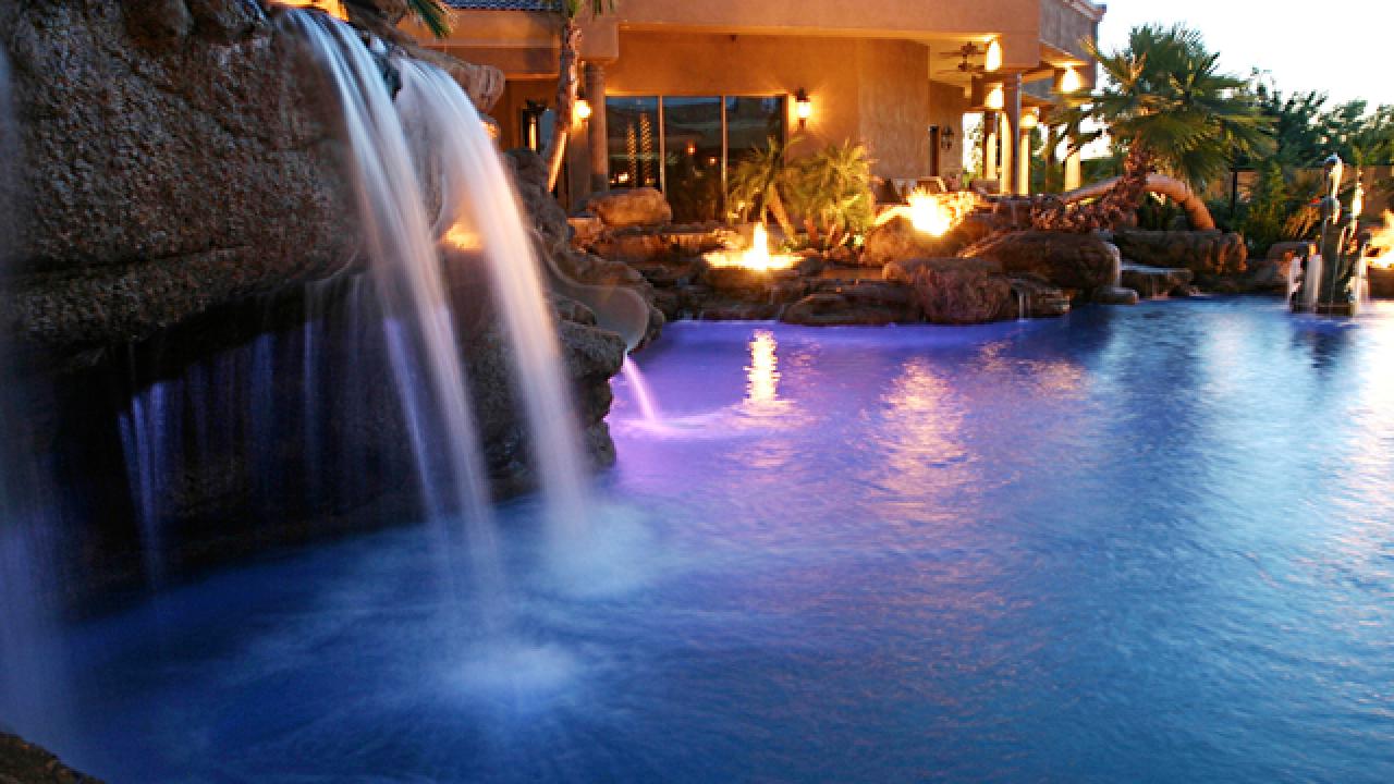 Vegas-Style Pool Resort