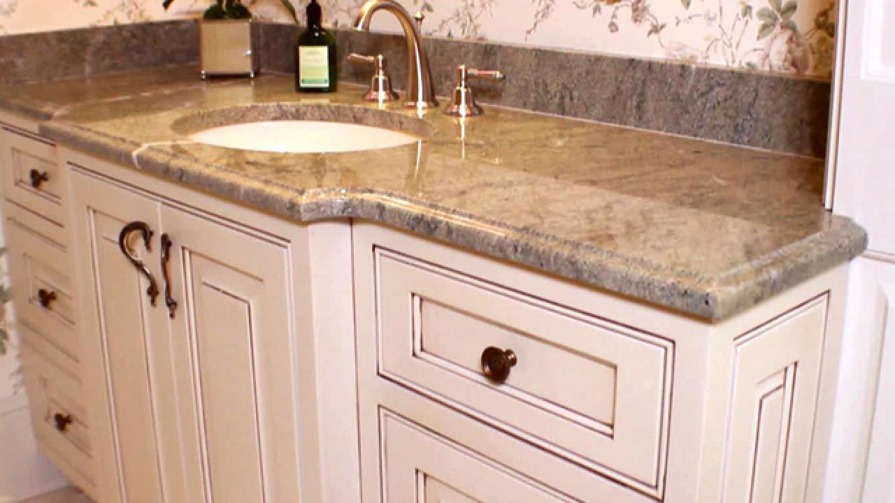 Choosing Custom Bath Cabinets