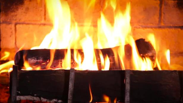 Wood Burning Yule Log Video | HGTV