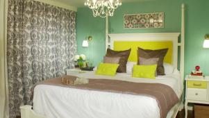 Decorating With Blue Hgtv Robin S Egg Blue Bedroom 03 53