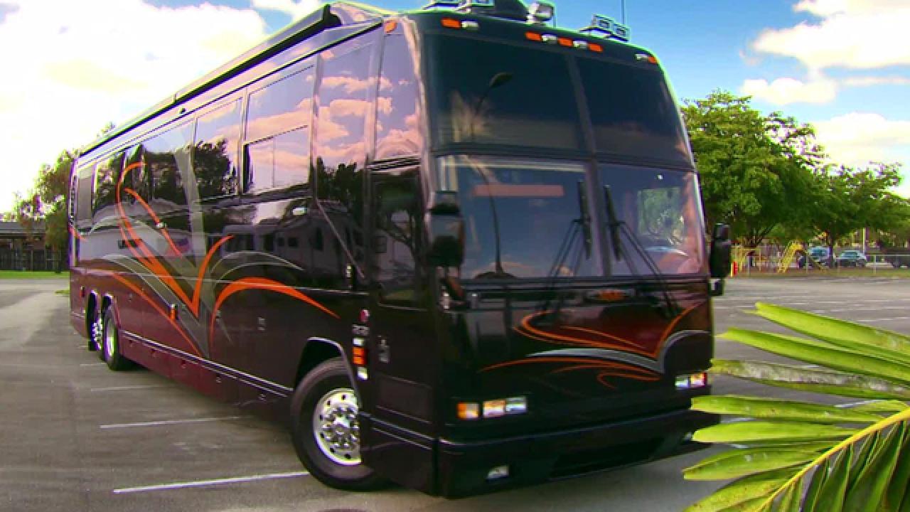 Trace Adkins' Rustic Style Motor Home