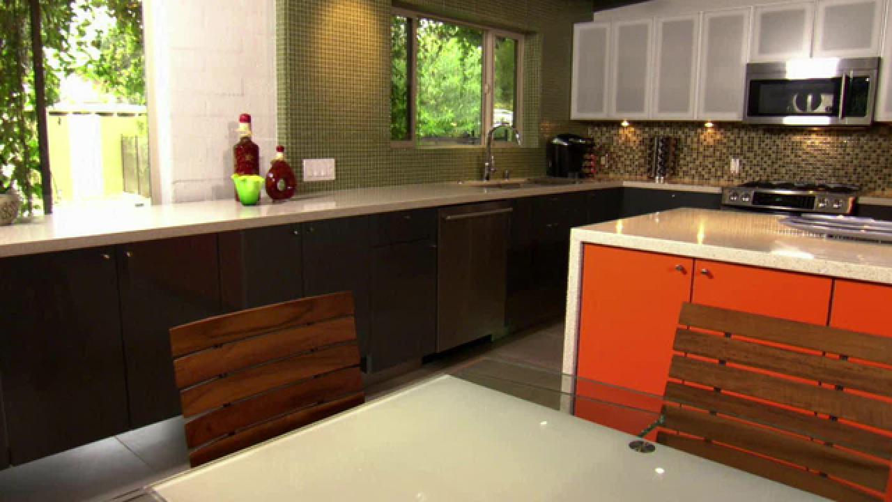 Kitchen With '50s Flair