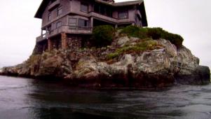 Clingstone Rock Island Home