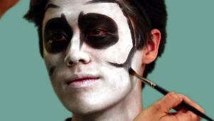 Skeleton Halloween Makeup How-To