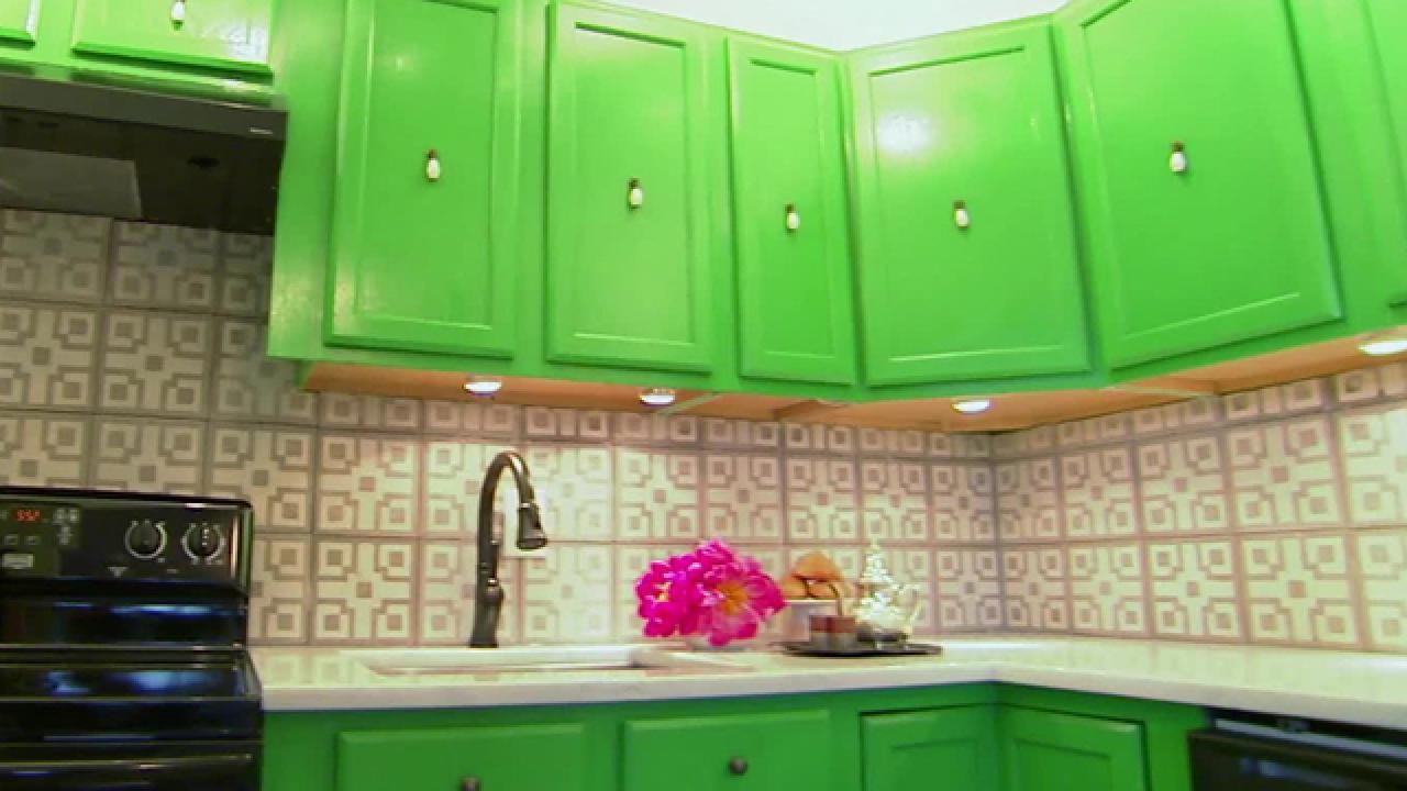 Color Saves a Kitchen
