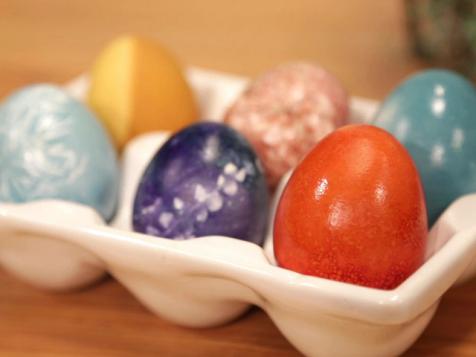 DIY Natural-Dyed Easter Eggs