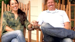  Fixer Upper Web Exclusive: At Home With Chip and Joanna's Fixer Upper With Chip and Joanna Gaines