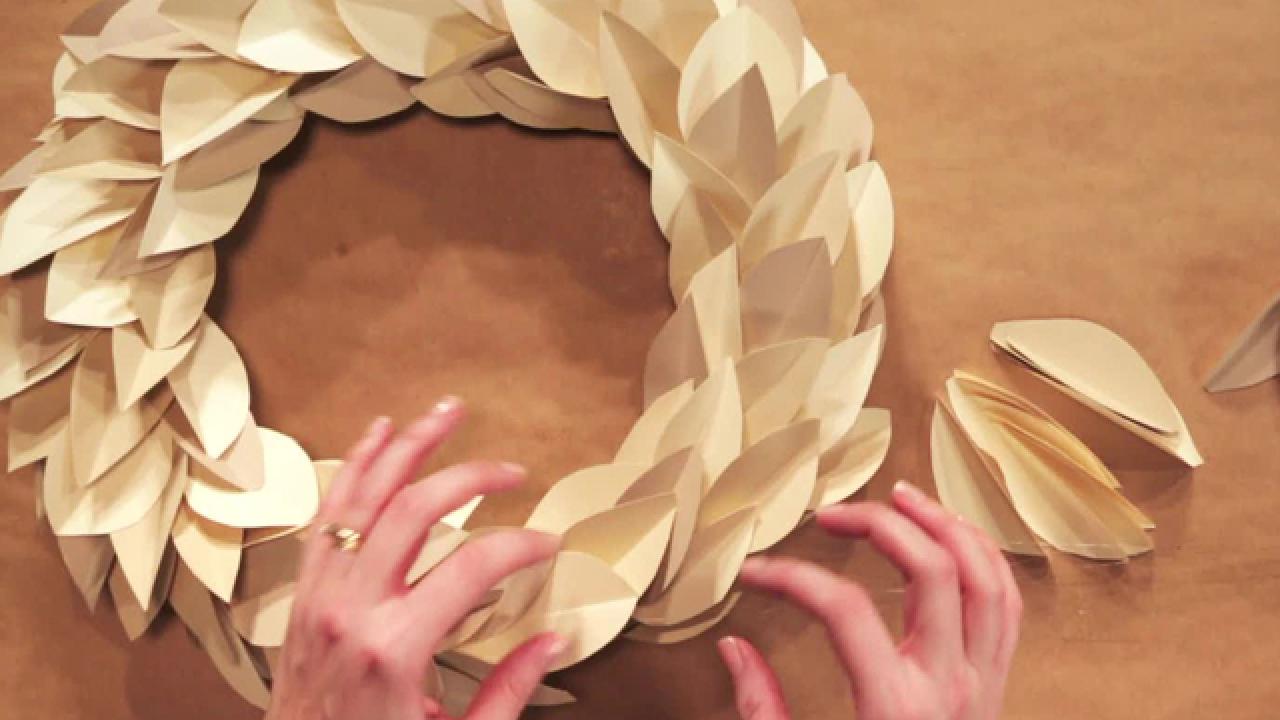 Make a DIY Paper Leaf Wreath