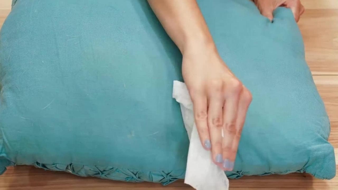5 Clever Uses for Dryer Sheets