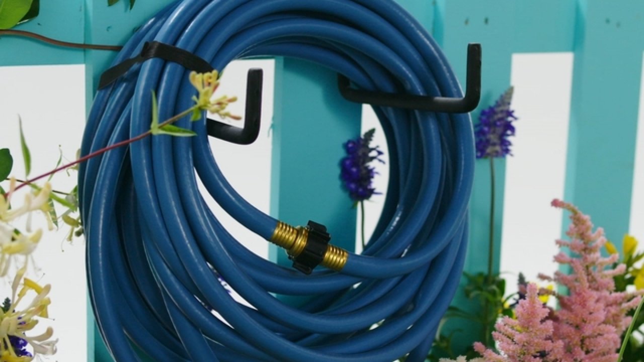 How to Wrap a Garden Hose