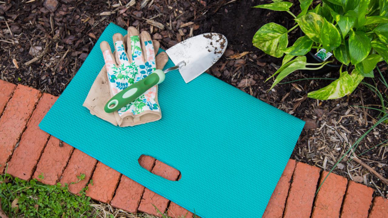 How to Upcycle an Old Yoga Mat