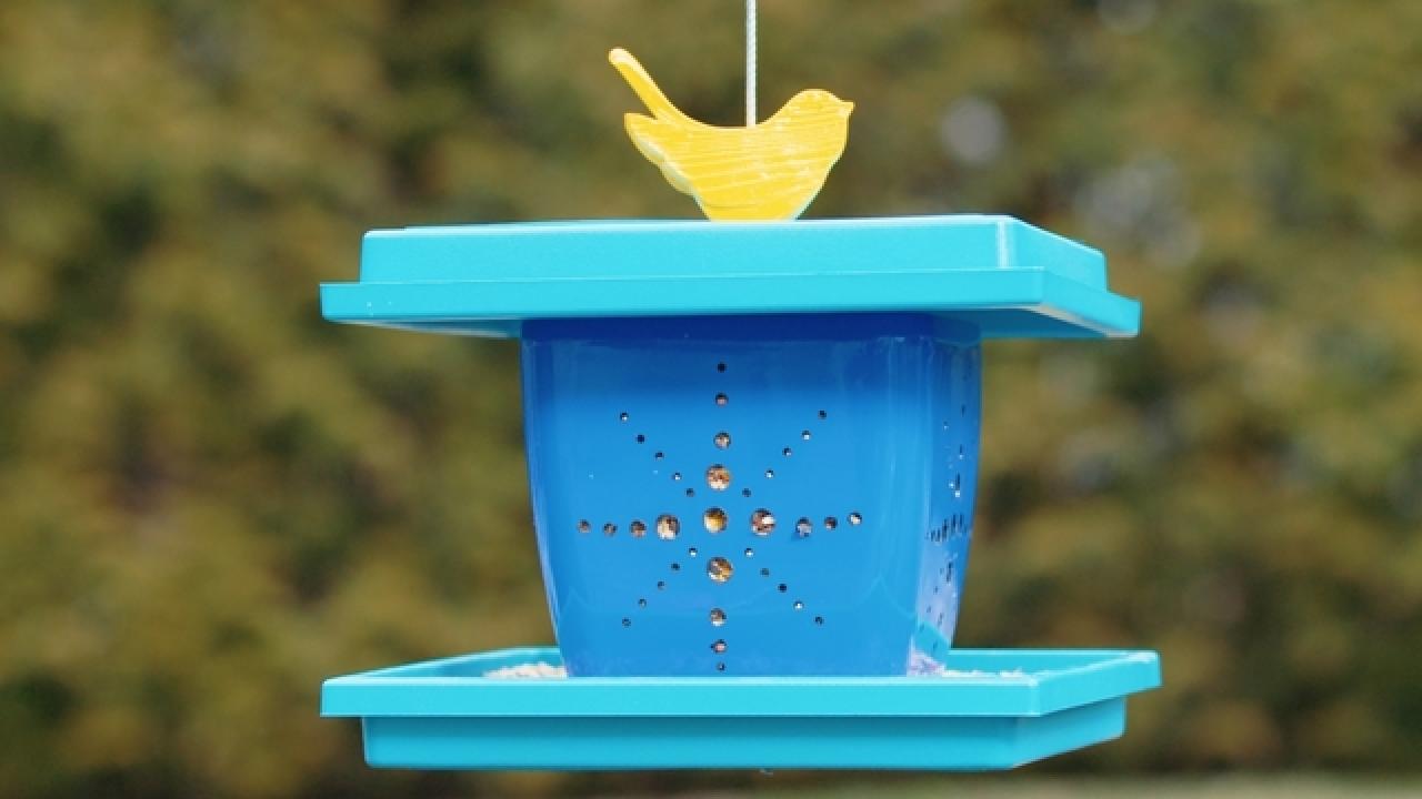 DIY Flower Pot Birdfeeder