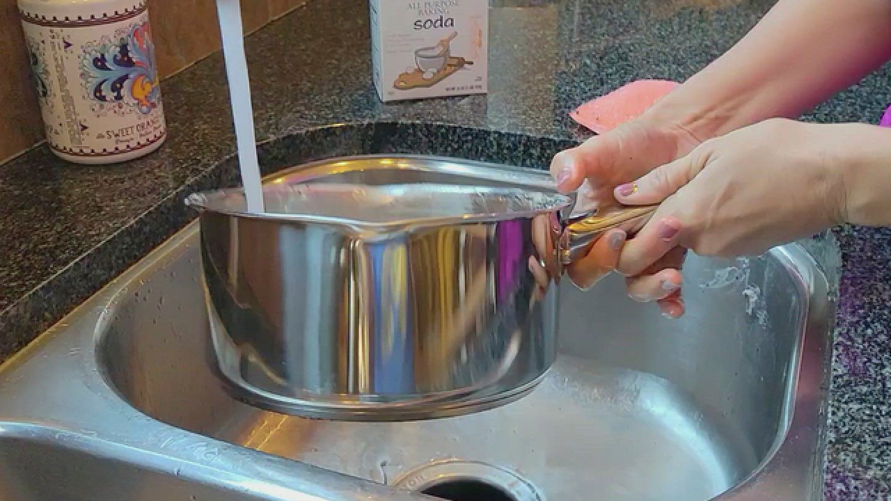 How to Clean Cookware