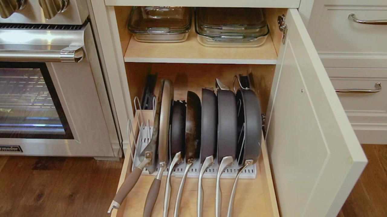 Why an Expandable Pan Rack Is an Ideal Organizer for Kitchens