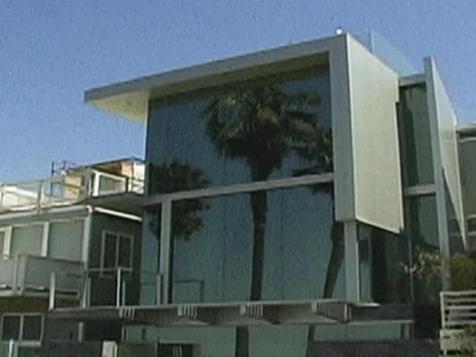 Avant-Garde Seaside Home