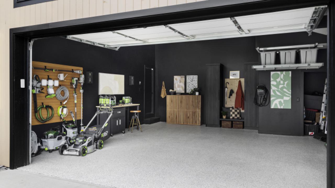 HGTV Smart Home 2024: Garage