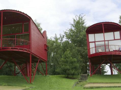 Russian Red Kit House