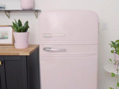 How to Paint a Refrigerator With Chalk Paint