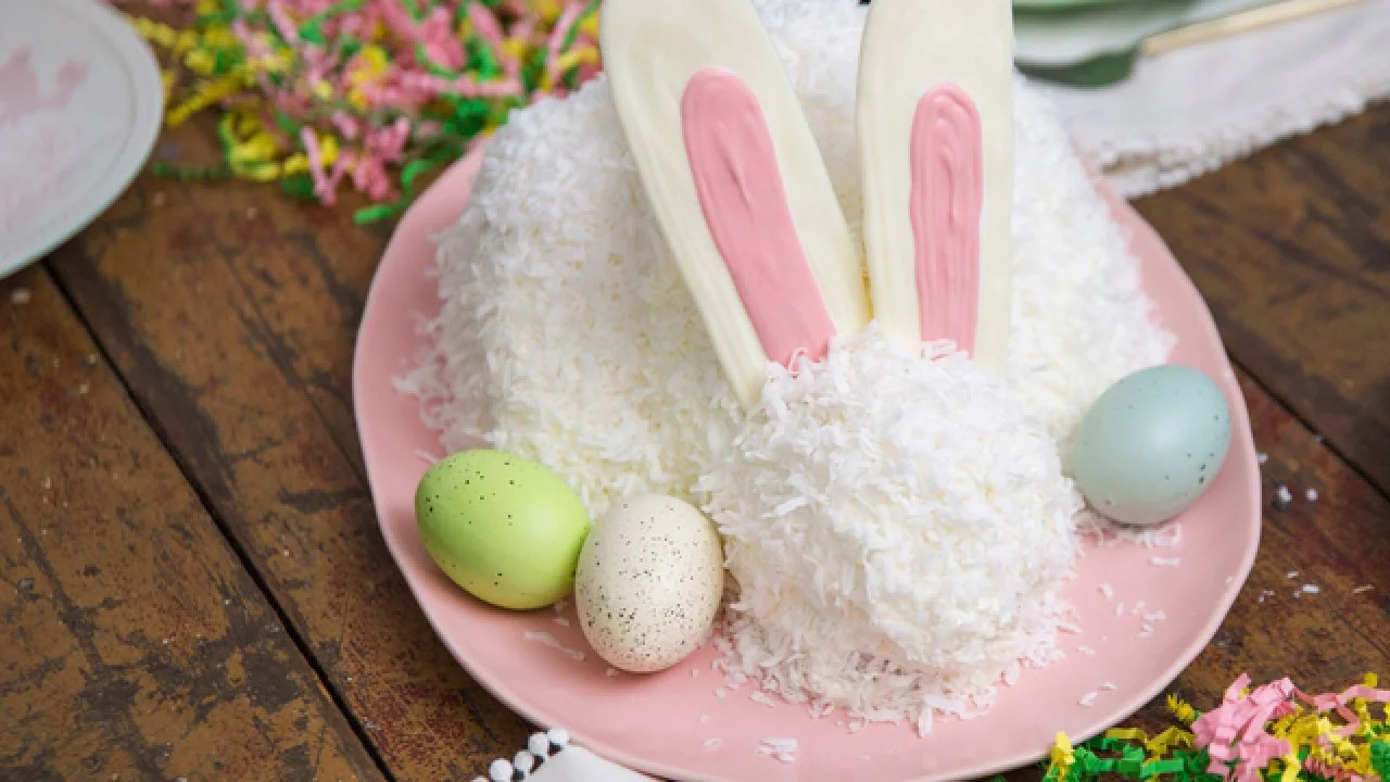 How to Make an Easter Bunny Cake