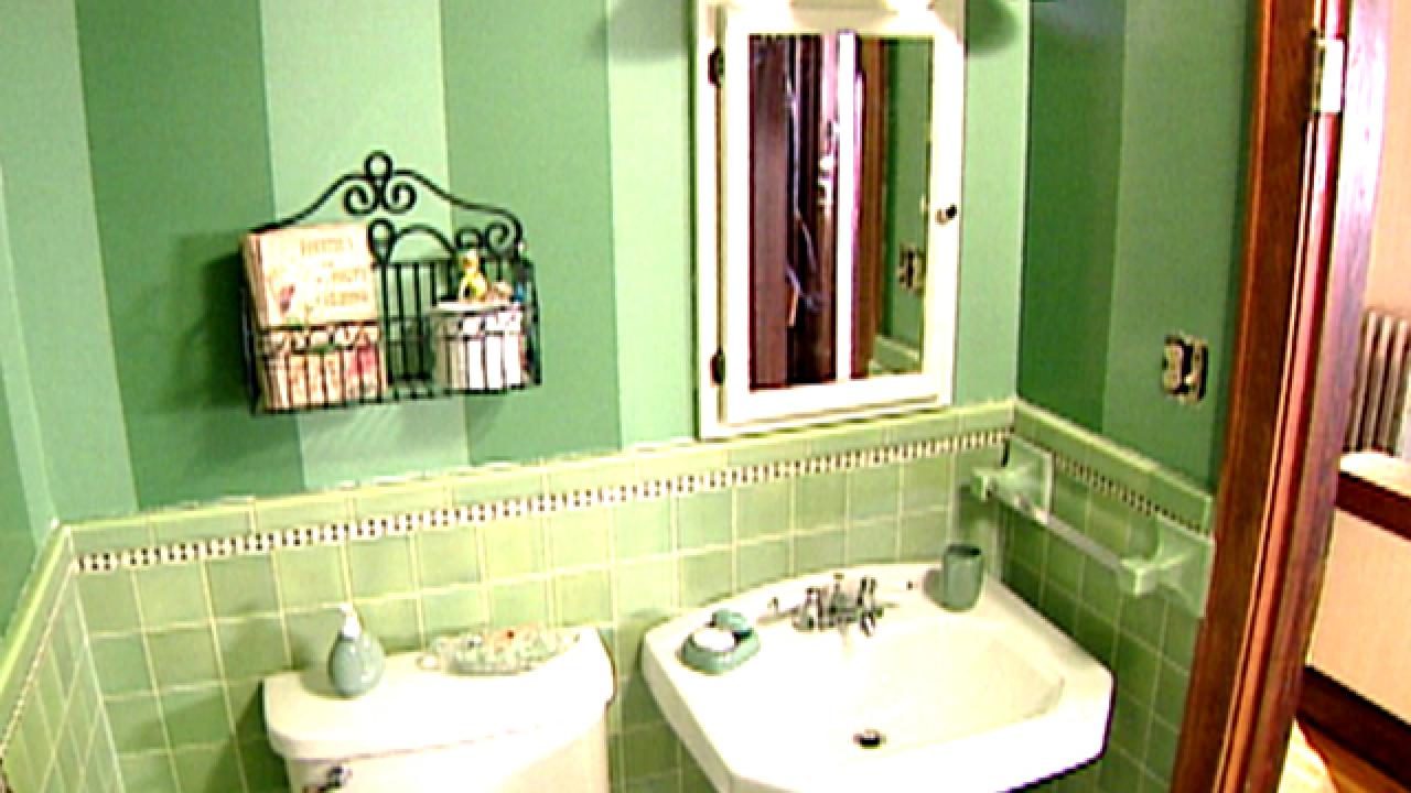 Vintage Bathroom on a Budget