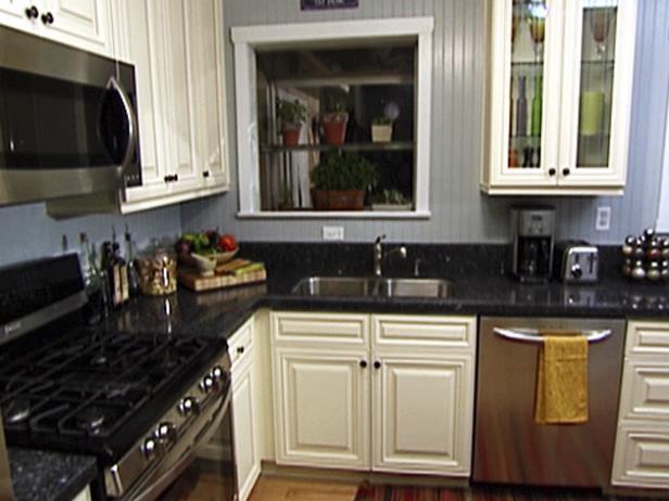 Ep. 9 Judges' Design Extras Video | HGTV