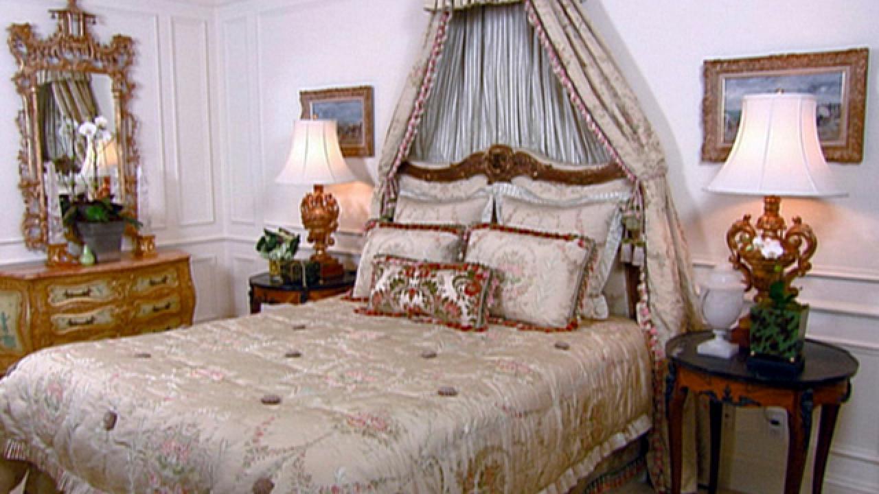 Versailles Guest Bedroom