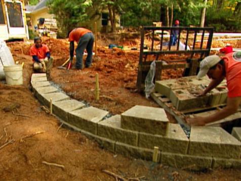 How to Build a Retaining Wall for Landscaping