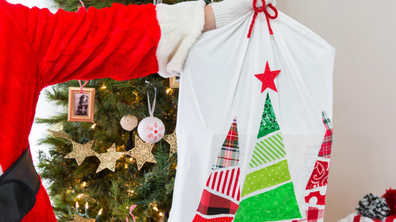 3 DIY Santa Sacks for Kids Christmas Presents
