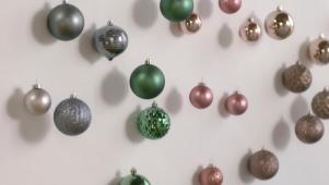 Over-the-Couch Holiday Decor Ideas