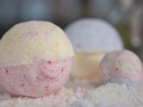 A Non-Crafter Tries to Make Bath Bombs
