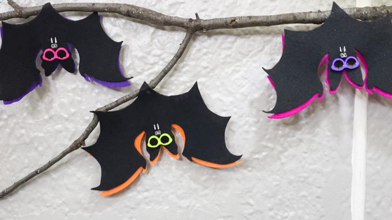 Easy Felt Bats for Halloween