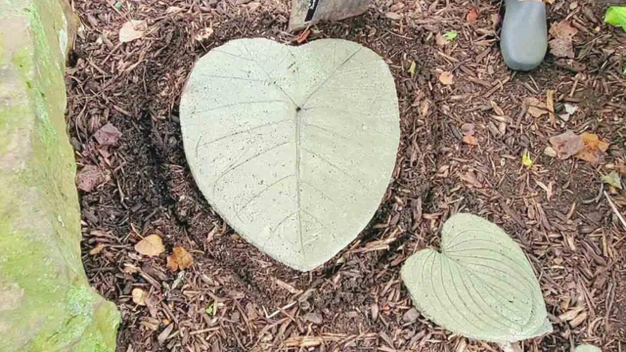 DIY Leaf Stepping Stones